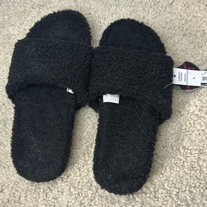 Fuzzy Sherpa Slippers